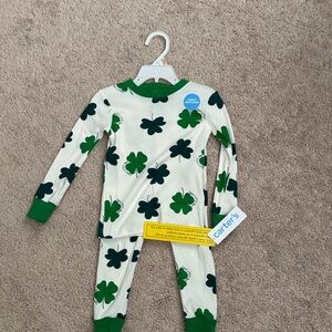 NWT- Carters 2 piece shamrock PJs